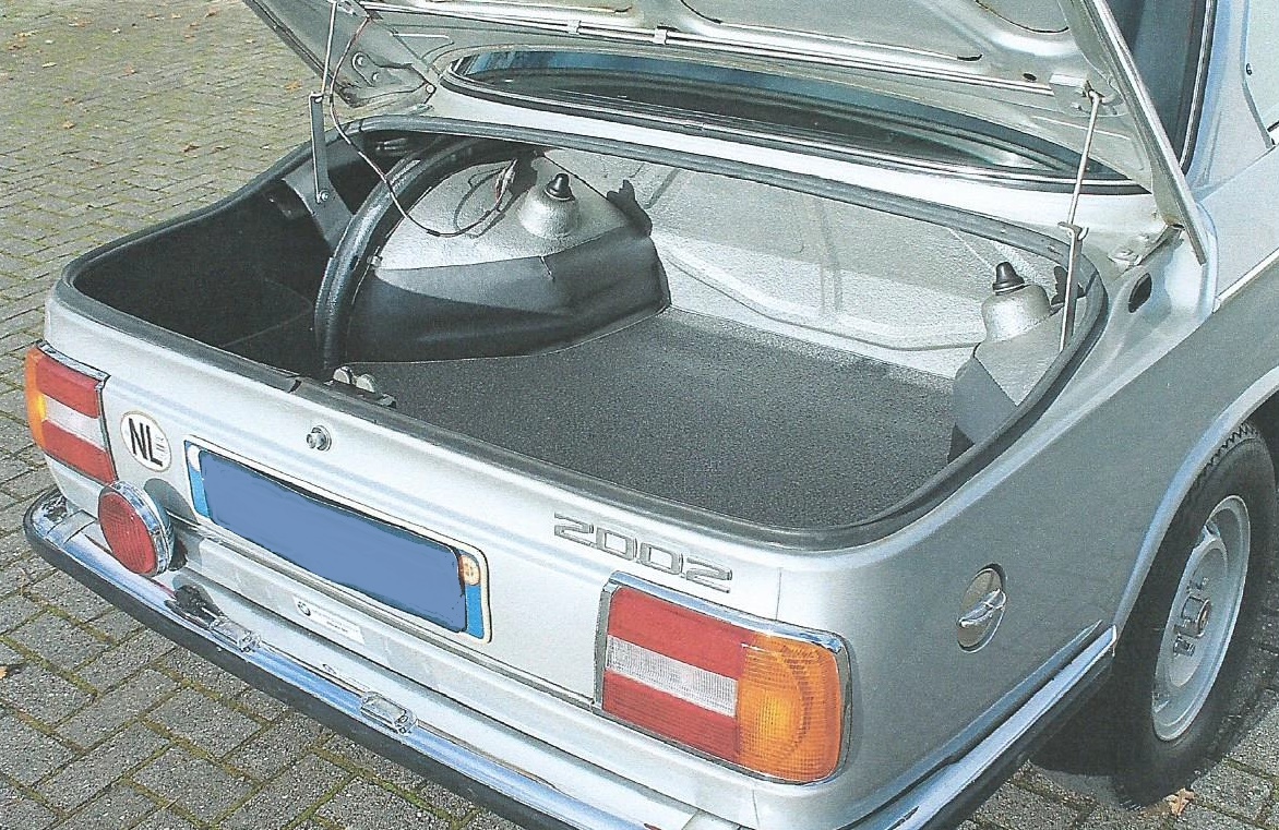 BMW2002-08